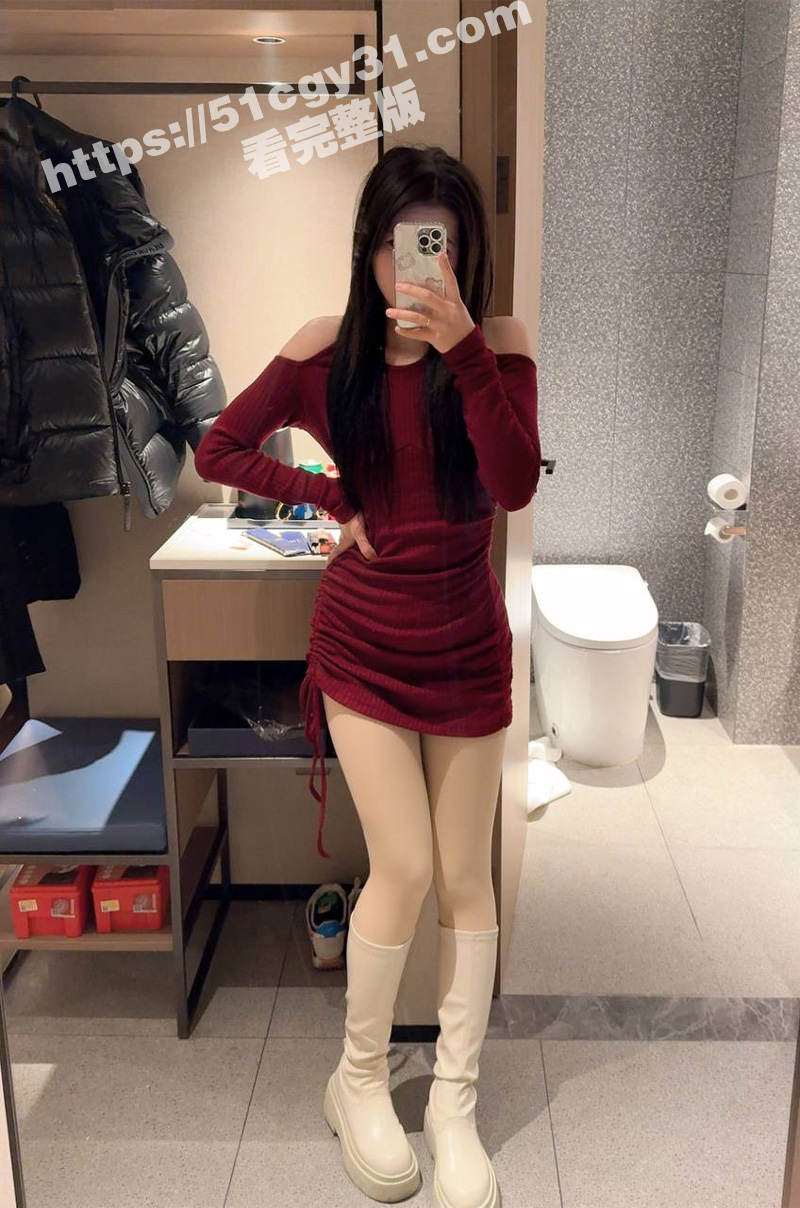 瓜友原创投稿 绿帽老公邀请大龟头金主 一起无套内射娇美淫妻 近景镜头爆插骚穴 浓精白浆齐流！