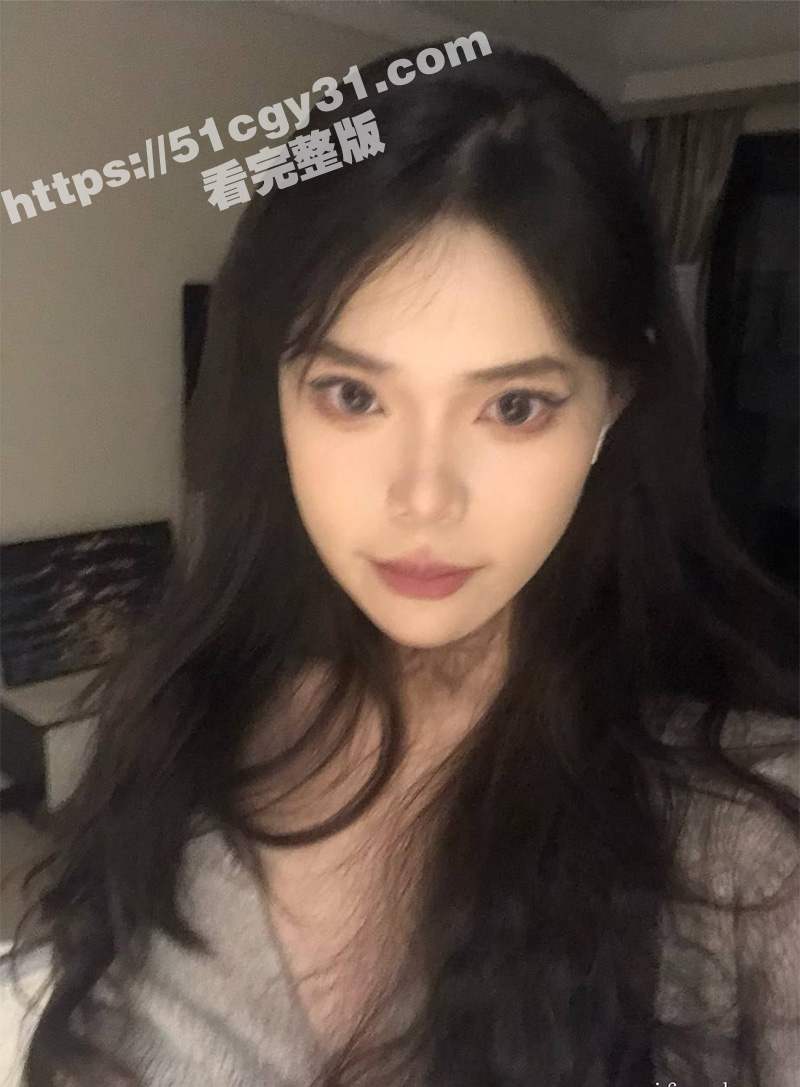 美女被渣男招聘模特套路脱光衣服自慰展示