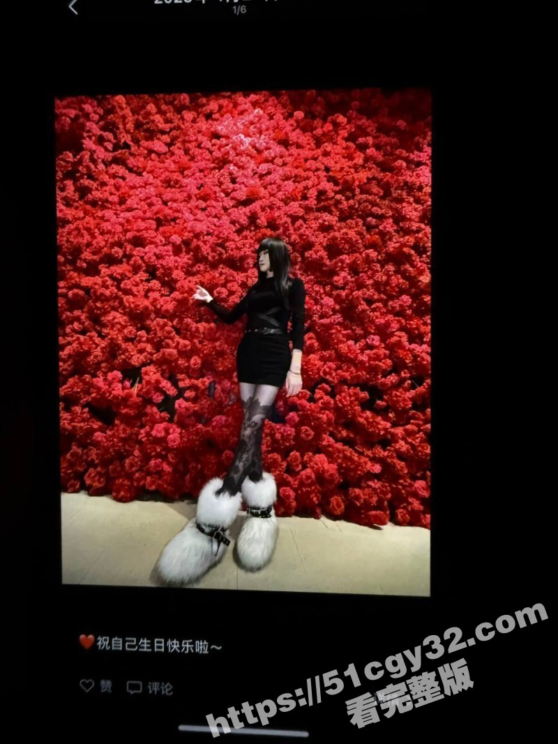 深圳金融男恋爱期间找TS嫖娼用母亲亲属卡02