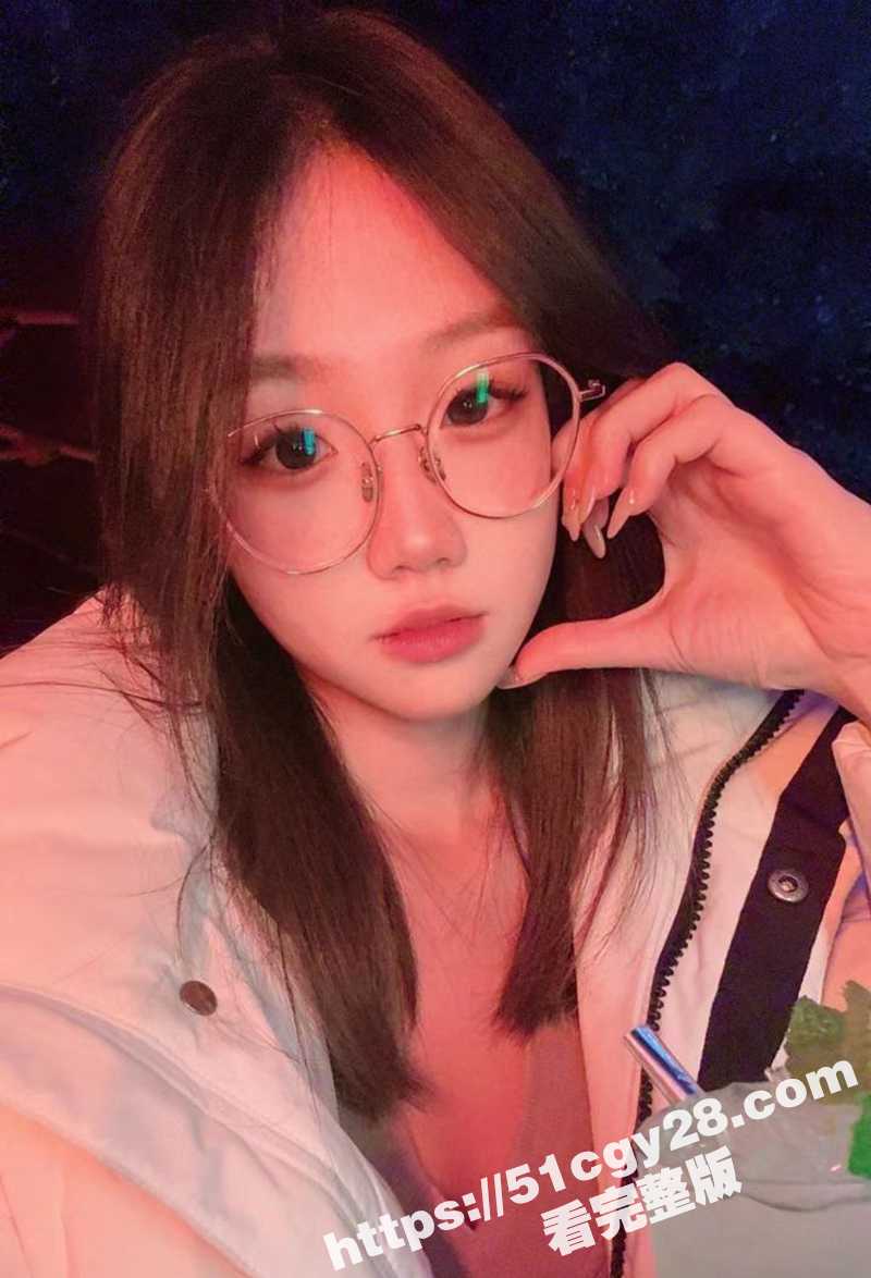 极品反差眼镜妹不雅视频曝光 2 拷贝