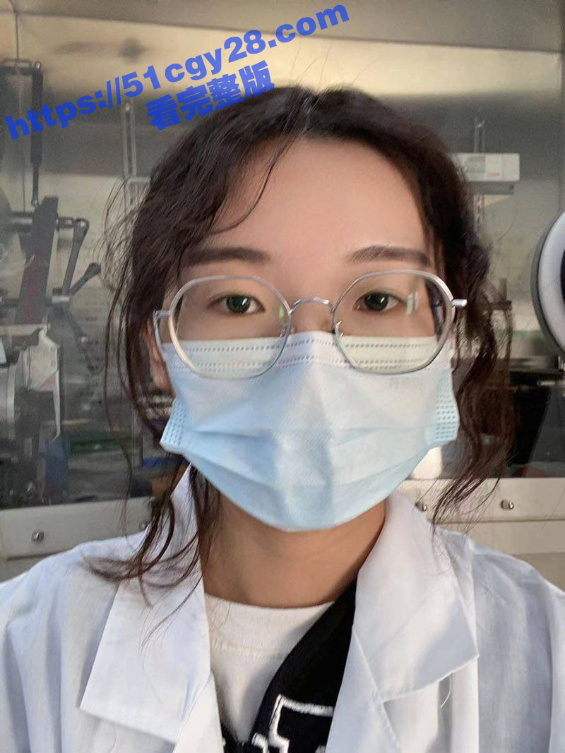眼镜妹大学生颜射吞精私拍视频12