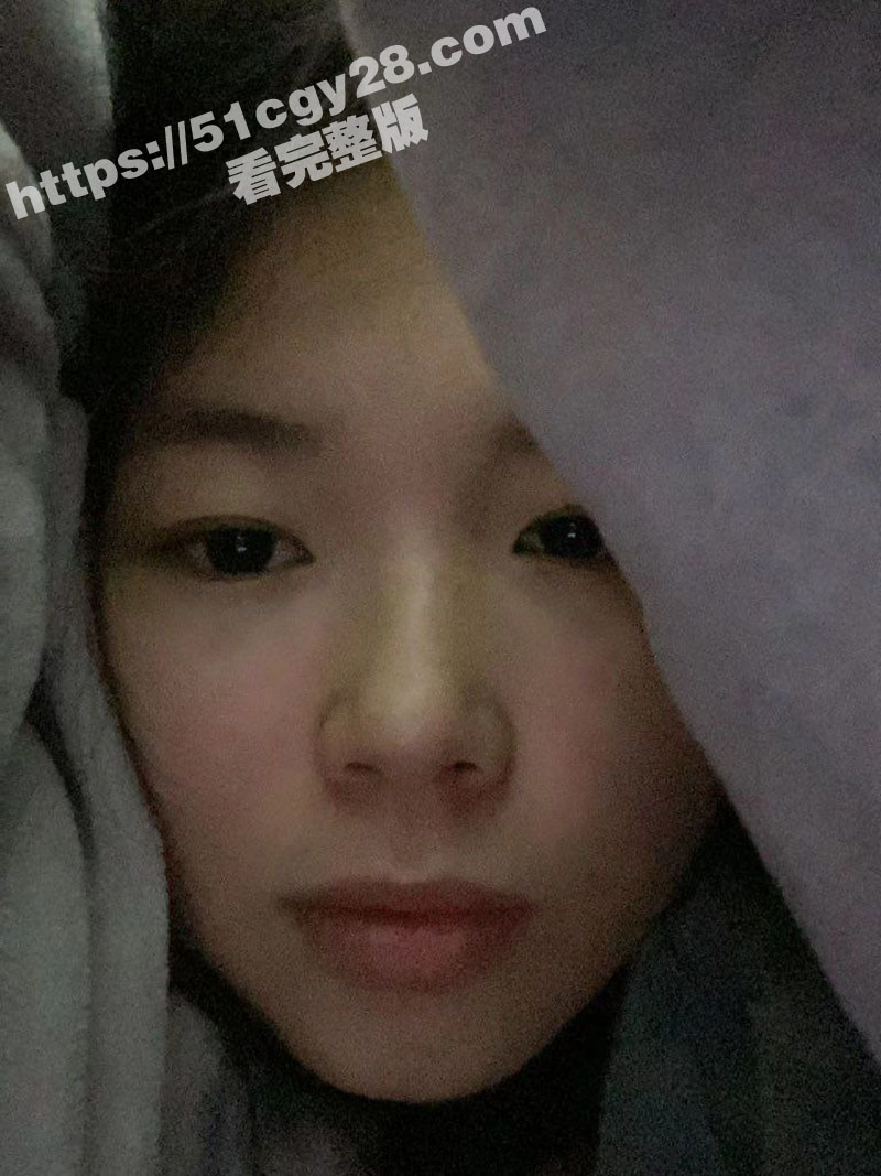 眼镜妹大学生颜射吞精私拍视频13