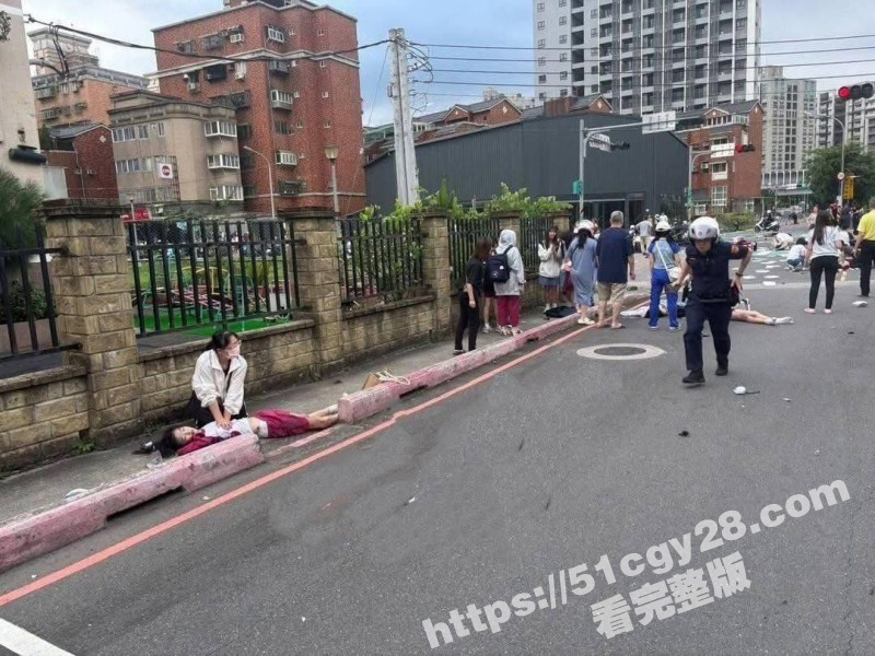 台湾新北男子报复社会驾车撞向人群03