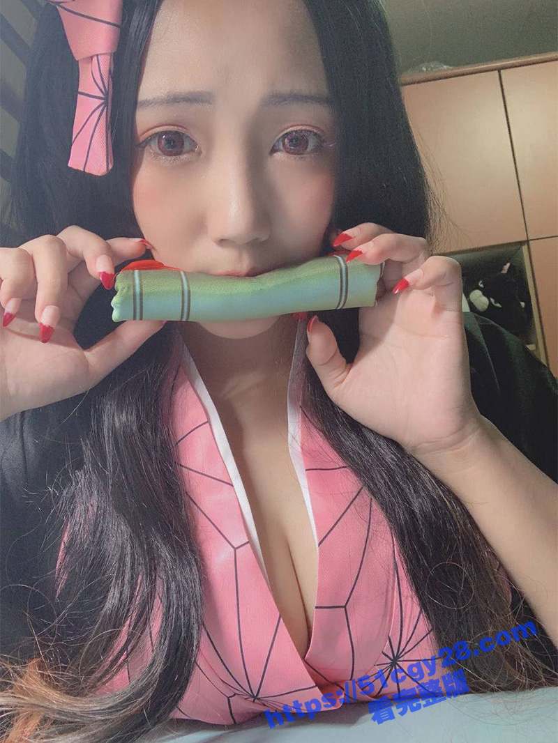台湾小骚货美女被前男友外流出所有发骚照片和视频 4