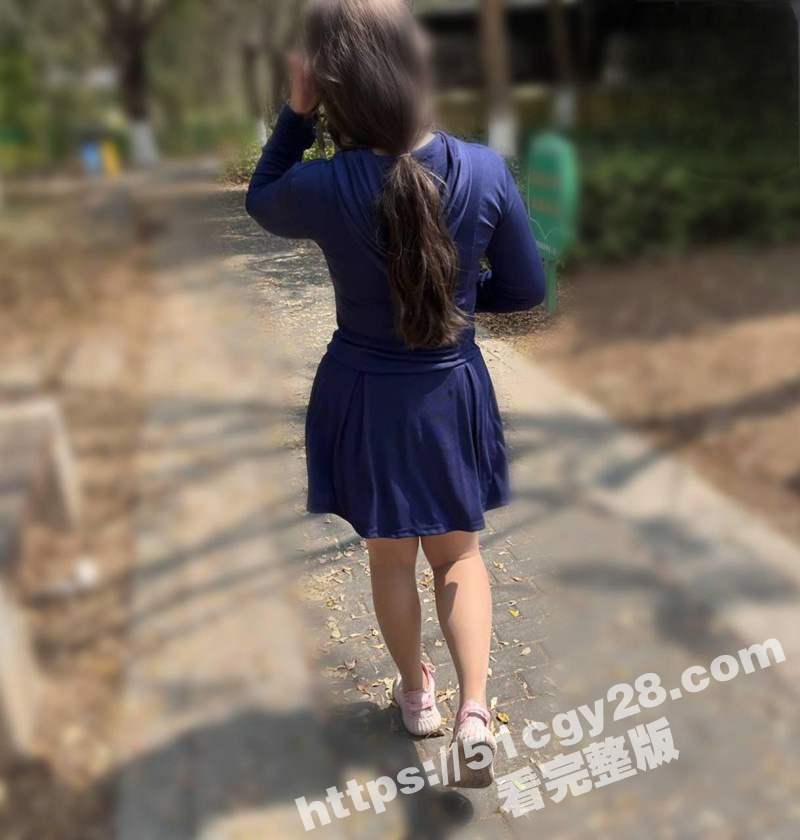 乱伦大神 和舅妈的爱情故事 舅妈跑完步性欲高涨 换上开裆瑜伽裤任由大神顶撞G点！