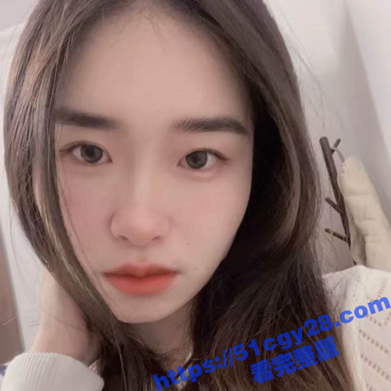 内蒙古乌兰浩特 张雪萌 人人可操的公交车曾约炮20多人 舔奶啪啪内射画面曝光 极度淫靡！