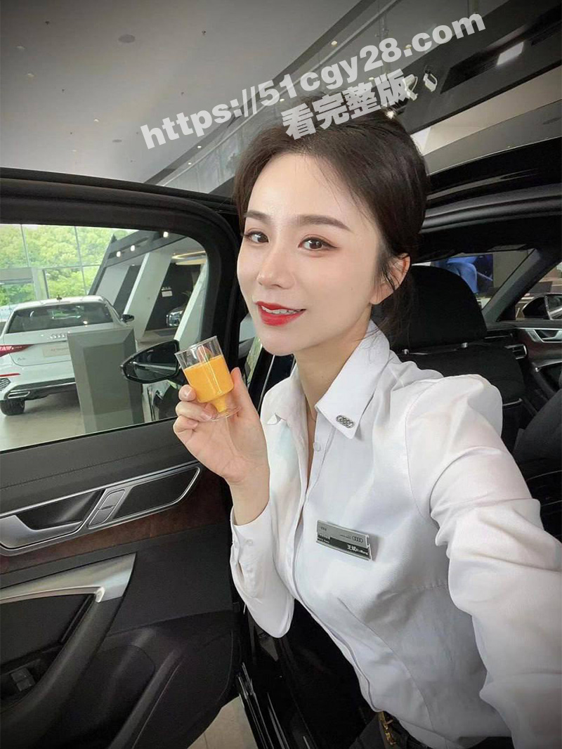 奥迪汽车销售冠军王阿姨为销量试驾就送口爆 7