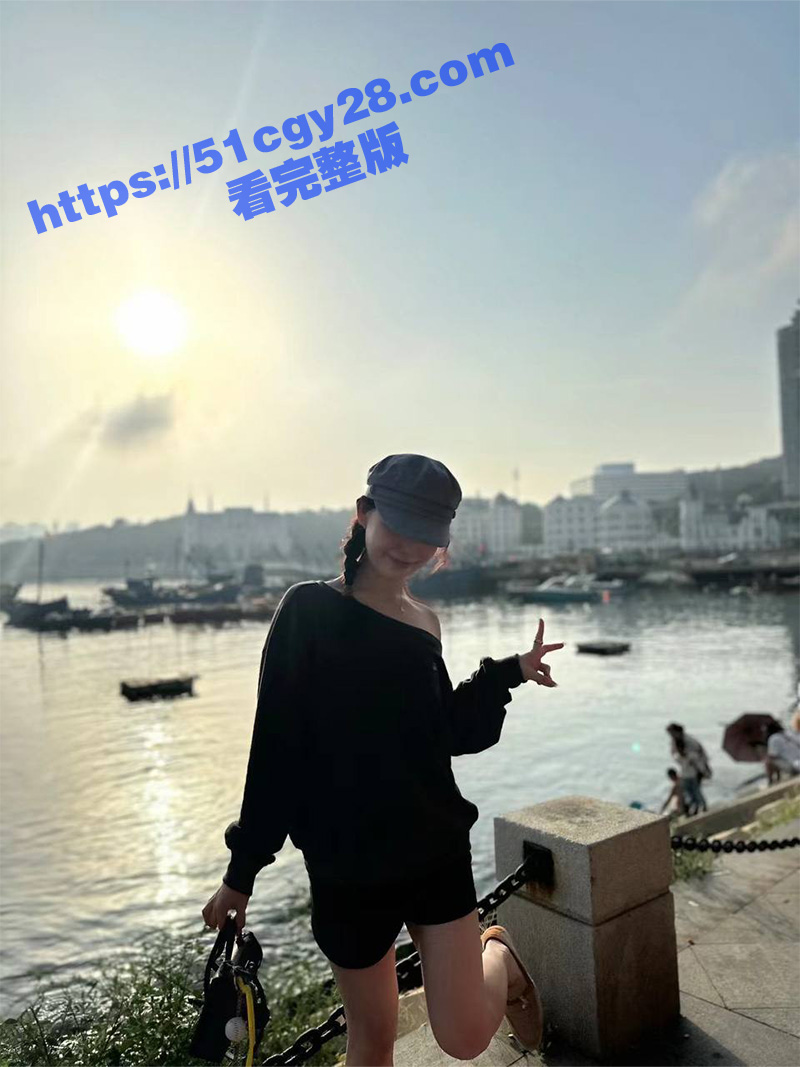 山东青岛吴雯在三亚给人当母狗1