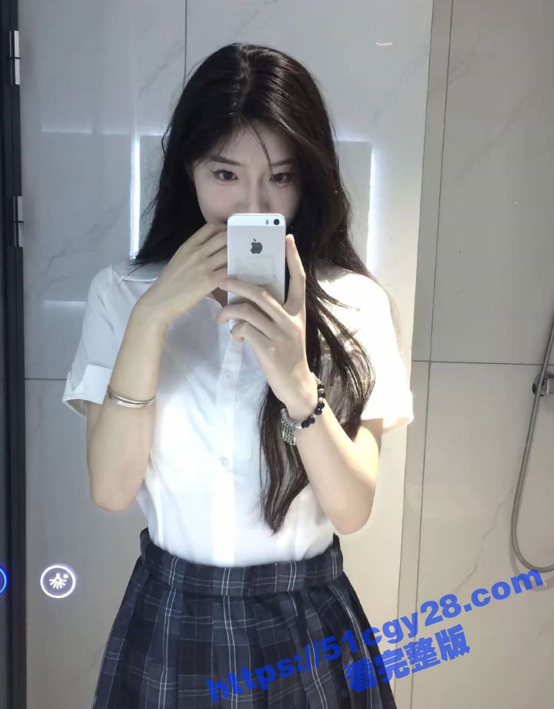 陕西清纯眼镜妹和男友酒店走廊啪啪 3