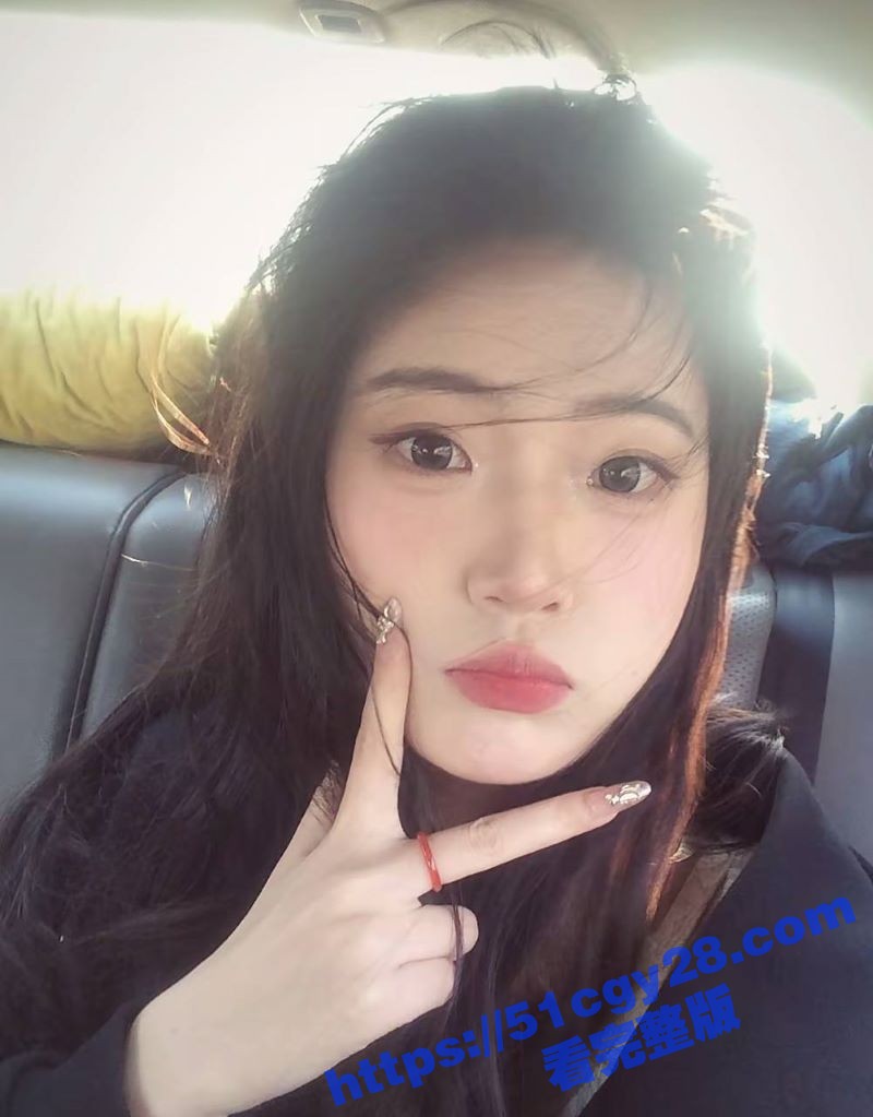 陕西清纯眼镜妹 性爱视频泄露 与男友在酒店走廊释放欲望 翘臀被猛烈进攻 刺激感飙升！