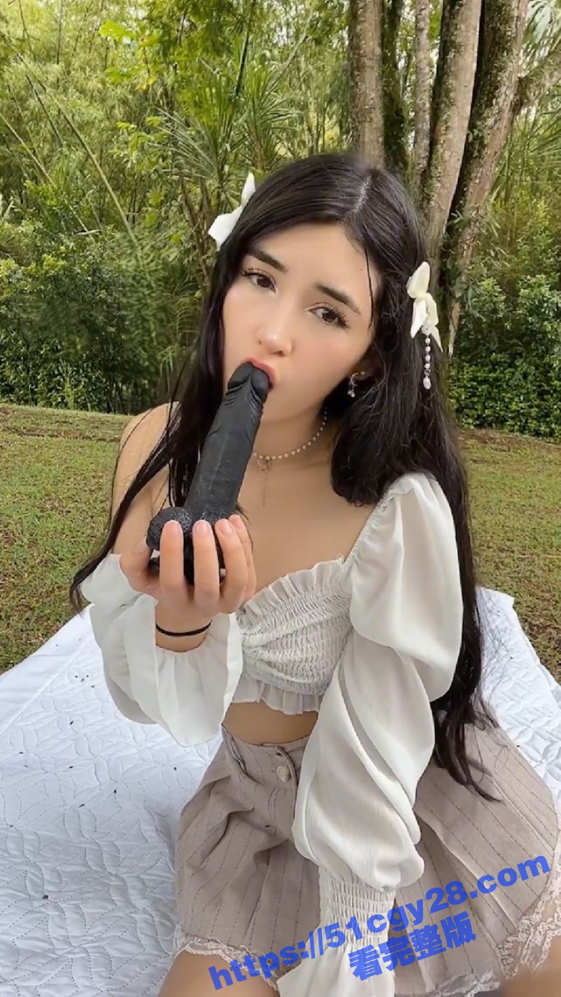 亚裔血统美女Catsara大尺度自慰福利 2