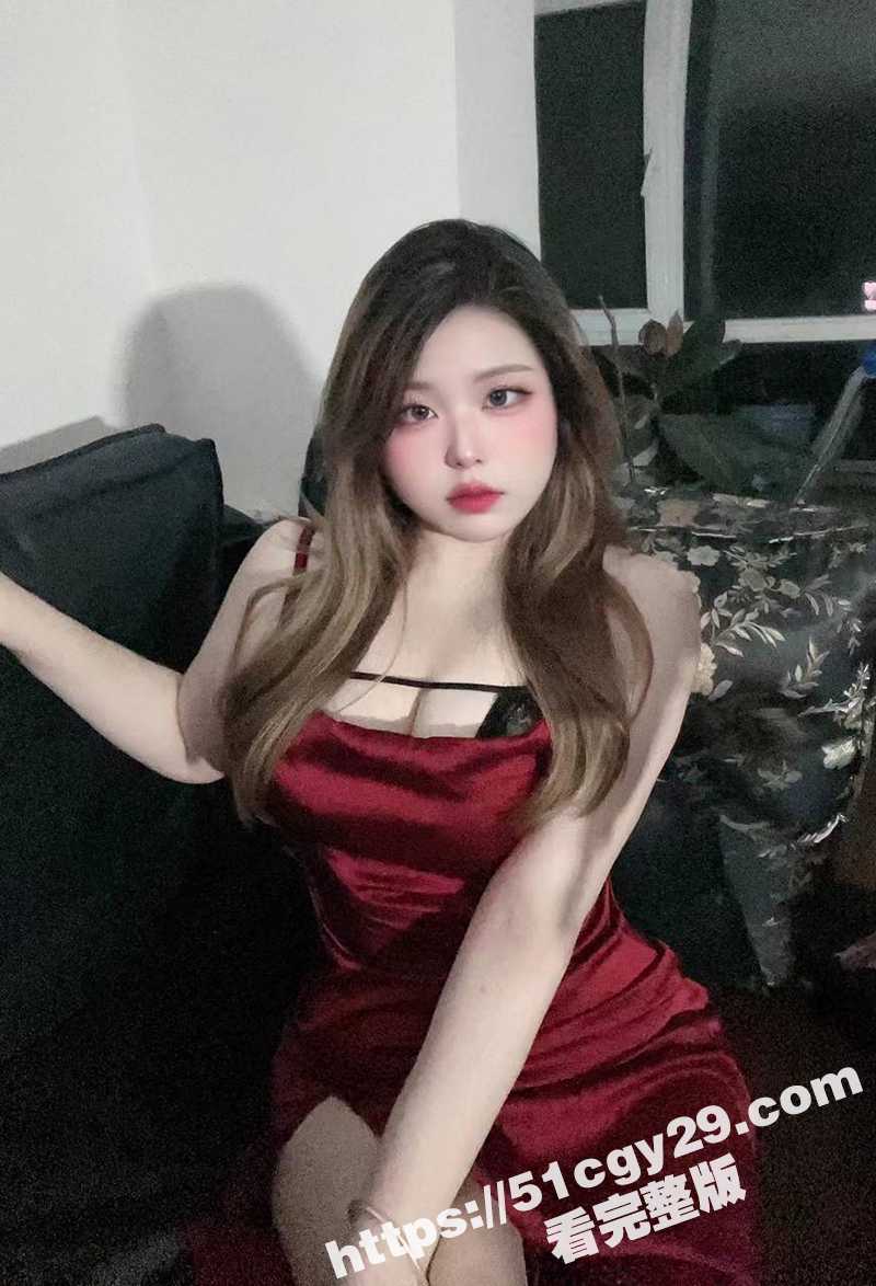 辽宁阜新少女 杨舒琦 大量约炮视频流出 撅着肥臀被后入狂干 多次群交被前后夹击爆操！
