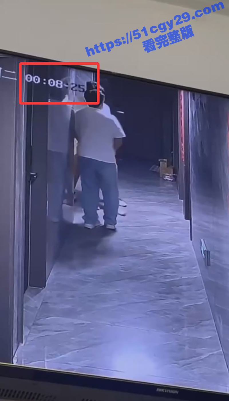 美女520当晚酒醉被两名男子捡尸 强行拖入酒店房间 轮奸2小时酒醒后才被救出 最终两人被拘！