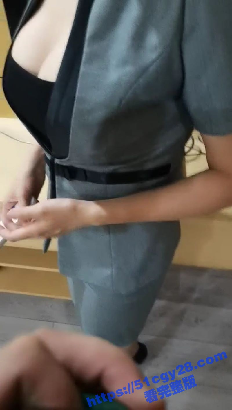 性感酒店经理遭顾客强奸 足交口交火力全开 骑乘鸡巴拼命榨汁 巨乳乱颤淫水喷湿床单！