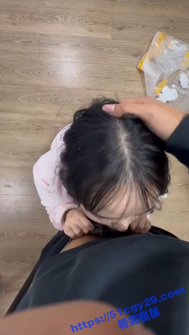 推特绿帽博主 情侣日记 调教洛丽塔女友 深喉足交榨精 3P轮番爆操 画面淫乱不堪！