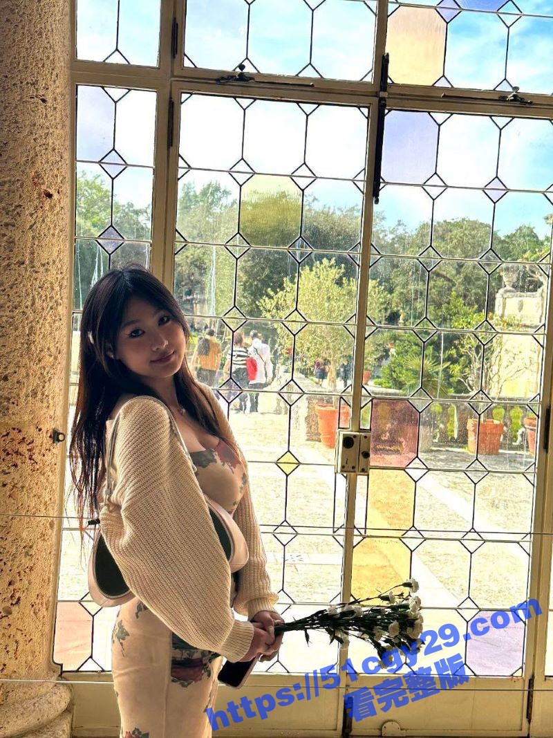 反差女神吃鸡性爱视频流出 露脸口交眼神勾魂 吸吮的声音格外刺耳 爽感直冲云霄！