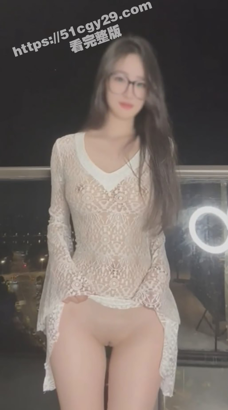 台湾ins美女网红 vavababe 下海黄播 白富美气质御姐 骑乘炮机自慰 声音超嗲引爆全网！
