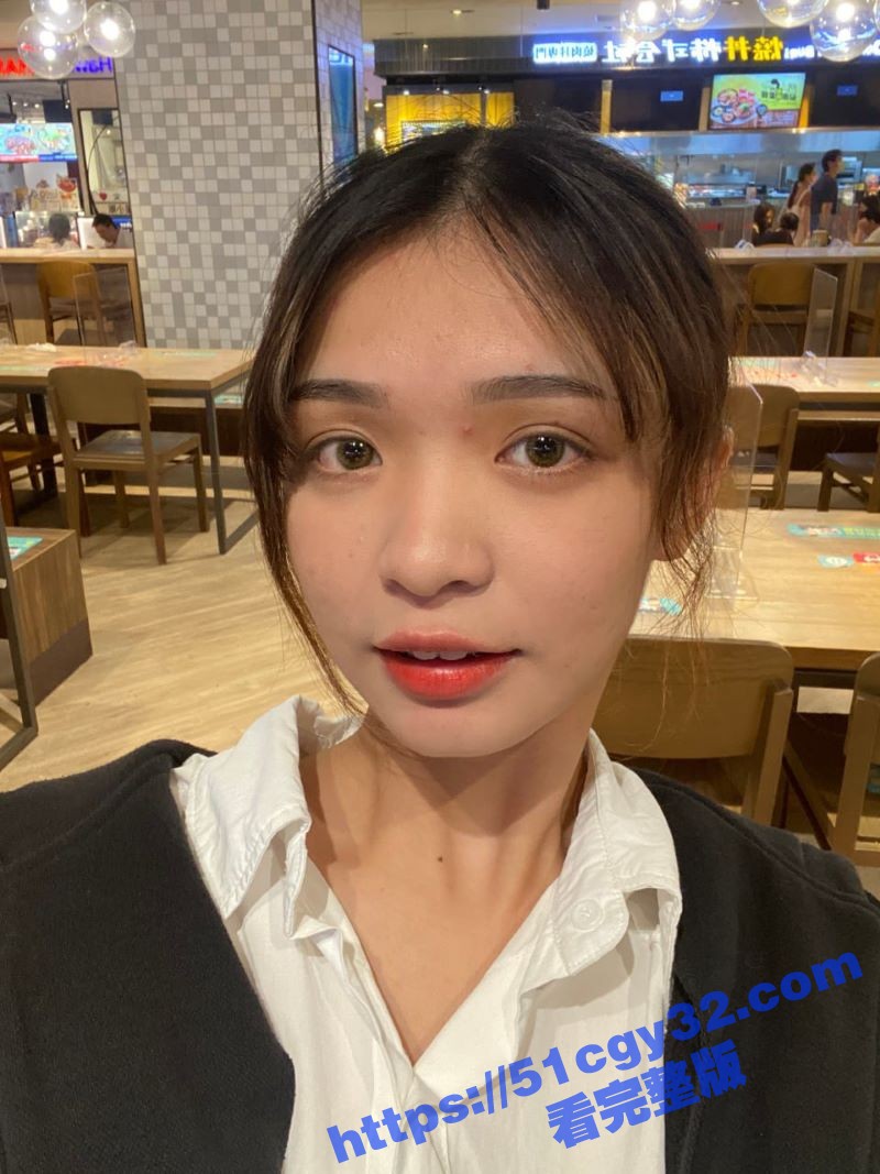 台湾牙套妹子陈雅婷骑乘口爆 2