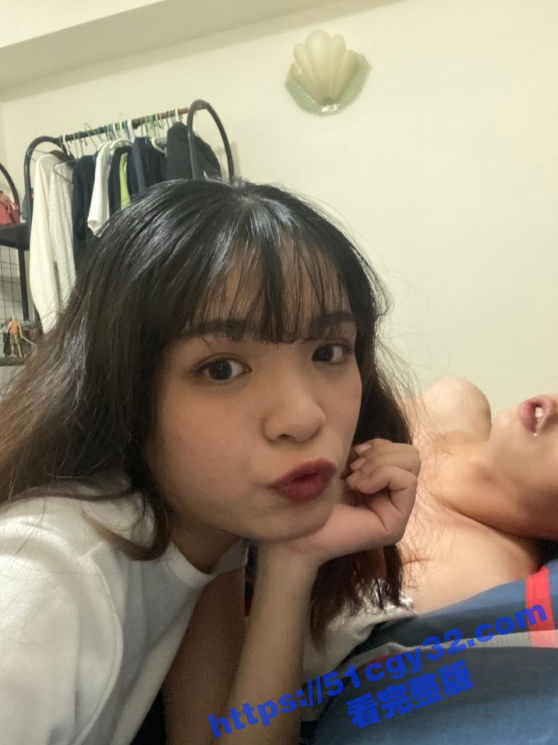台湾牙套妹子陈雅婷骑乘口爆 6