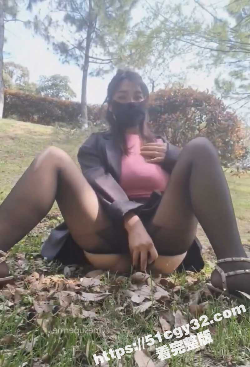 巨乳淫妻又又户外露出视频曝光 5 拷贝