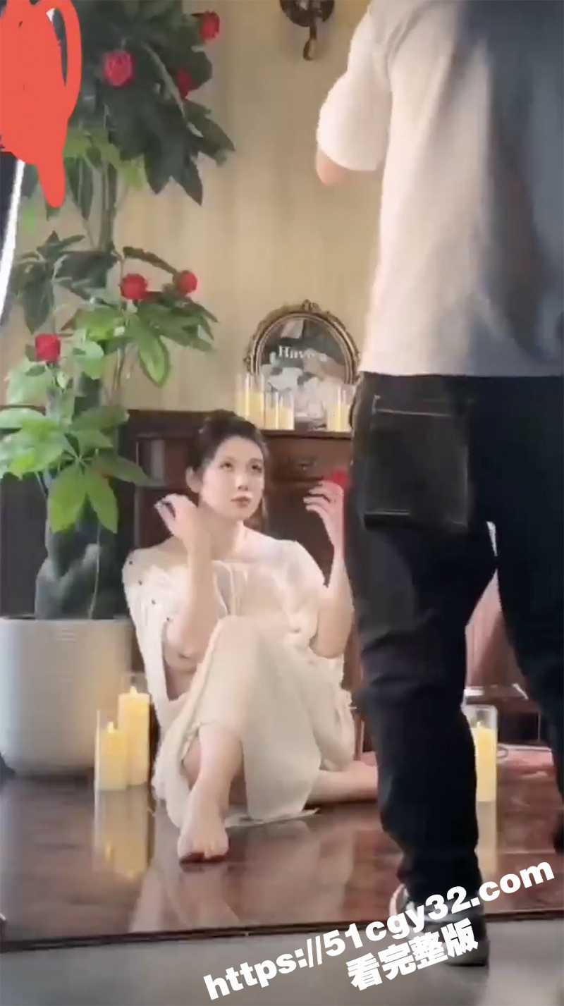 抖音网红姜泥写真露点作品（3）