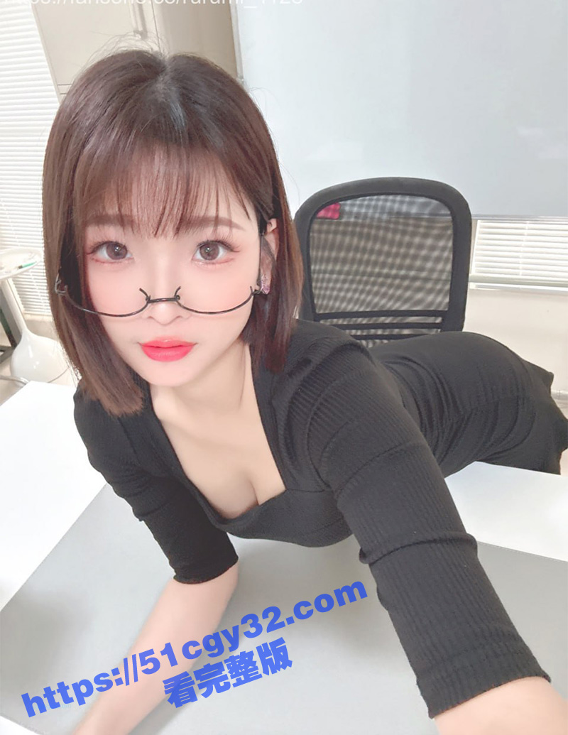 台湾极品D奶模特露露咪付费VIP最新写真自拍视频福利合集  拷贝 5