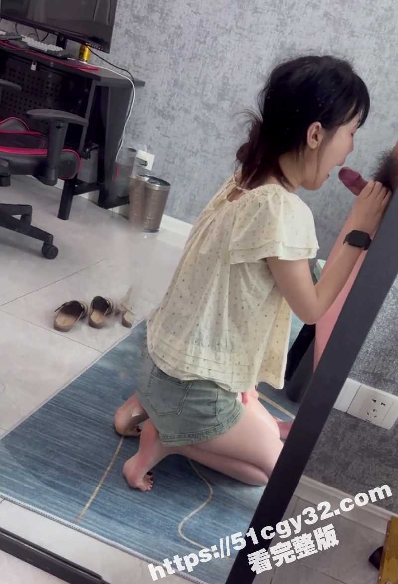 清纯眼镜妹足交口爆视频曝光 5 拷贝