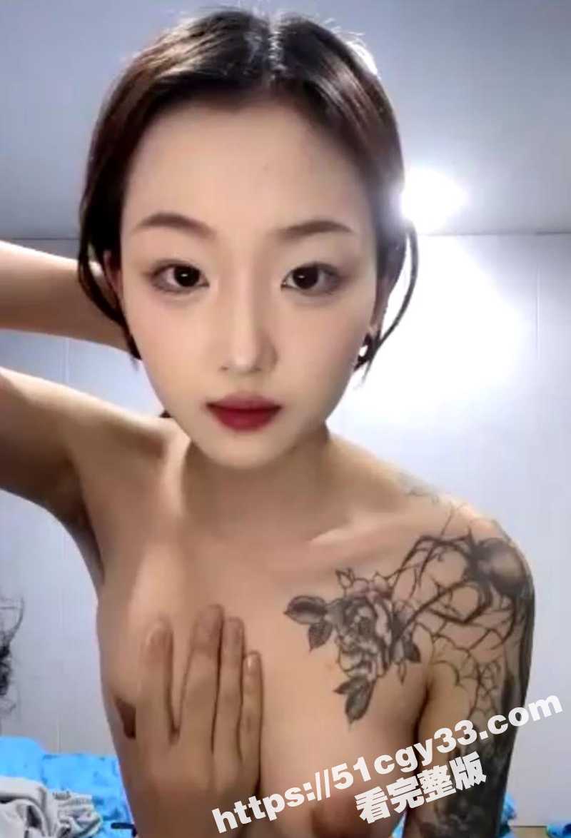 19岁极品小母狗被调教视频曝光 1