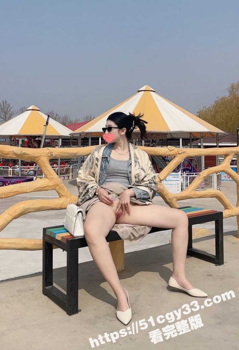 推特少妇 爱妻yy 不雅视频曝光 被金主花式调教玩户外露穴 SM无套做爱 被玩弄到喷尿！