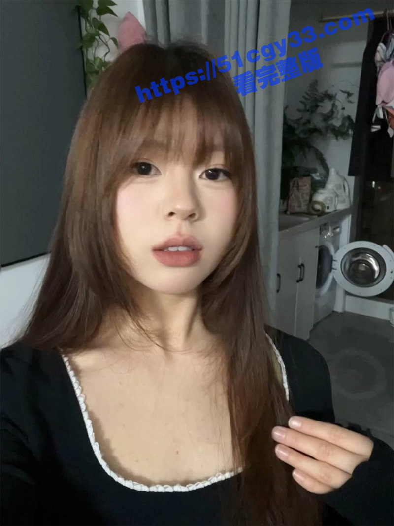 河南周口张越在校期间和别人聊骚发裸照和自慰视频 拷贝 4