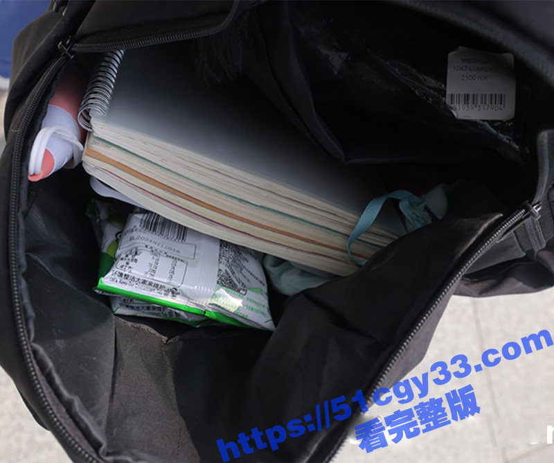 秀人网模特蛋蛋宝袁圆学生装吃奶子玩道具双人作 拷贝 9