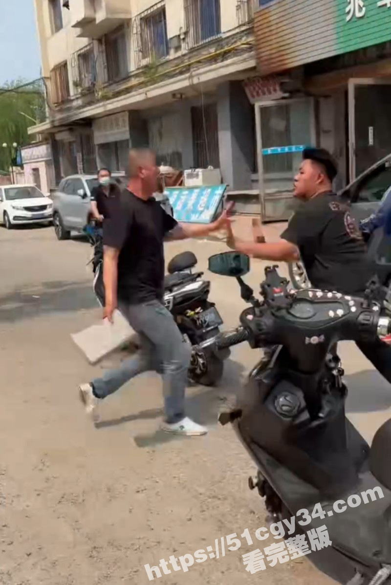 辽宁营口短发小伙被殴打后将其反杀04