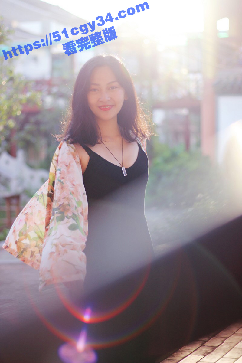 乱伦大神 淫母少年 叔叔与骚妈偷情走后 与骚妈再度进行狂欢 骚穴内两人精液激烈交融！