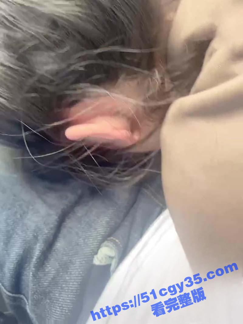 乱伦大神拿走妹妹的处女公交车上口交05