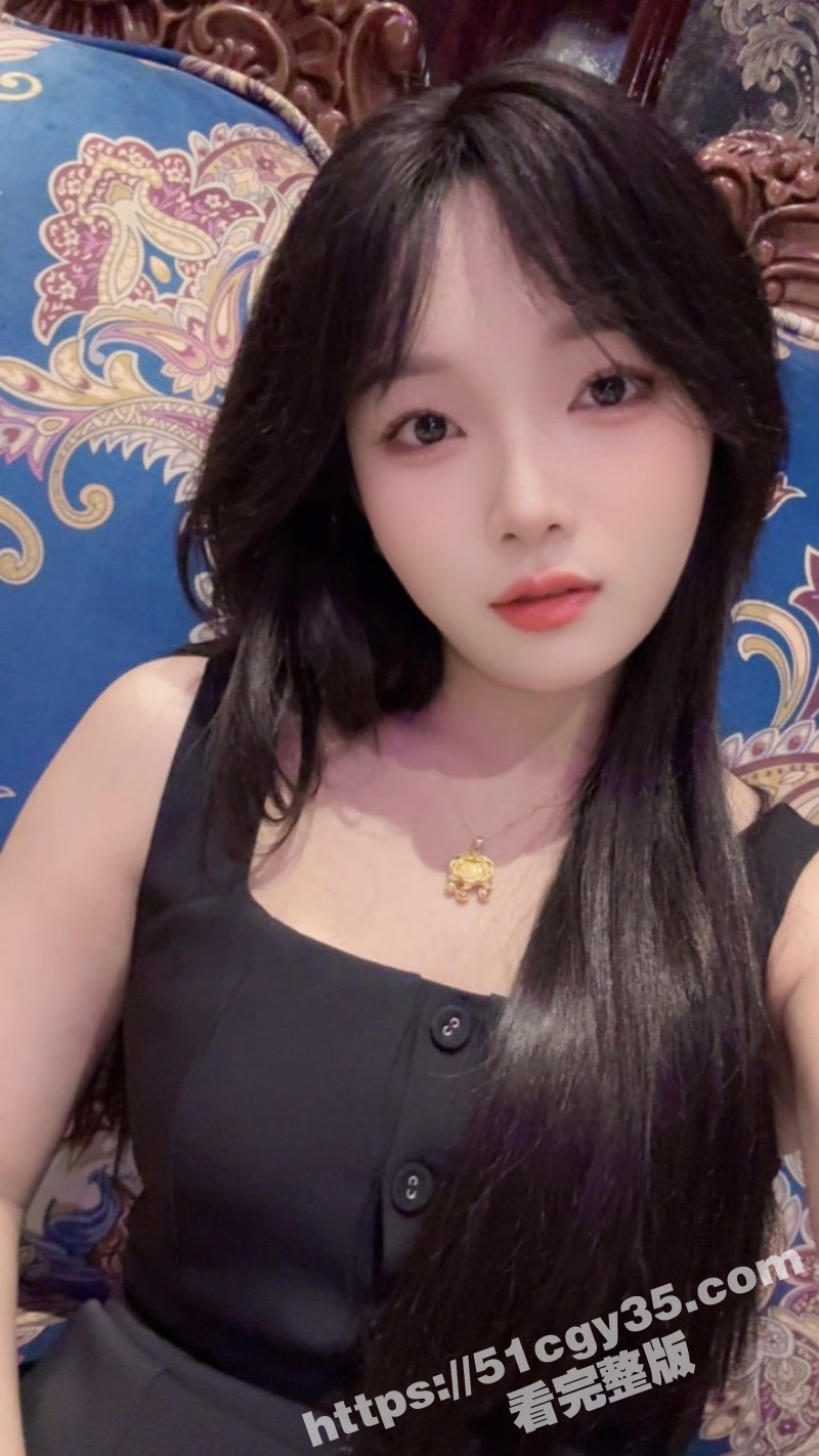 乱伦大神拿走妹妹的处女公交车上口交03