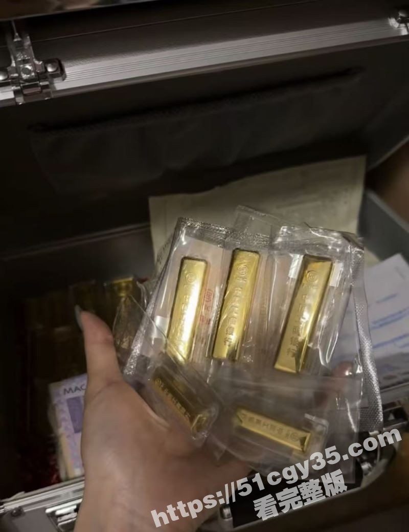 推特福利姬song和天鹅肉的热瓜  18