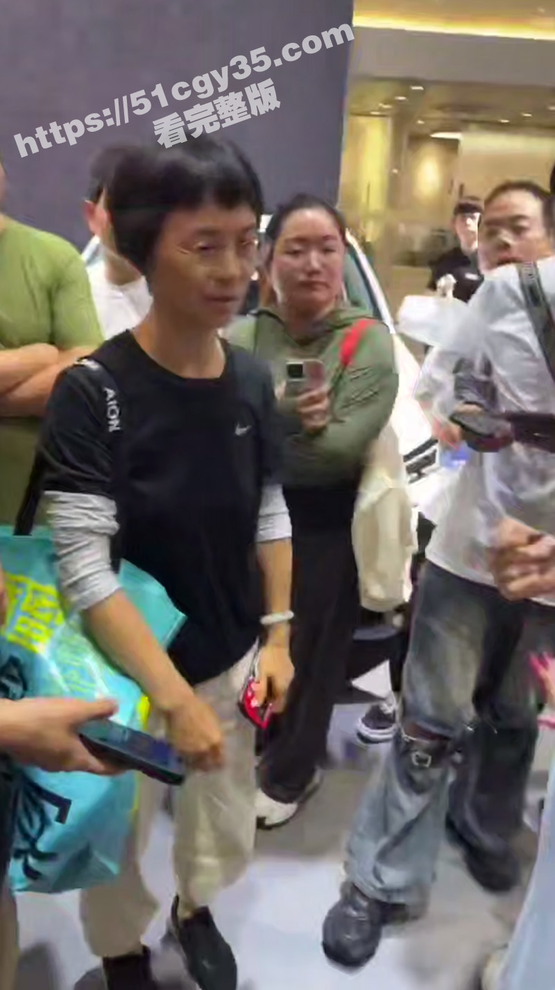 肘击大师袭胸给抓现场 拷贝 5
