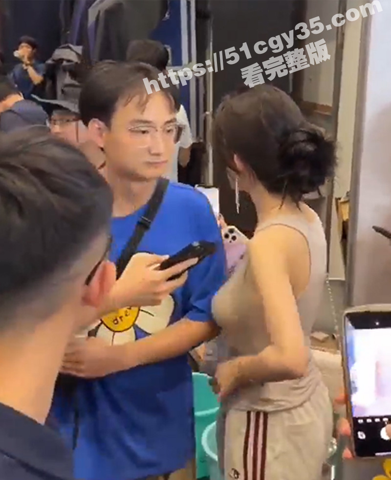 肘击大师袭胸给抓现场 拷贝 4