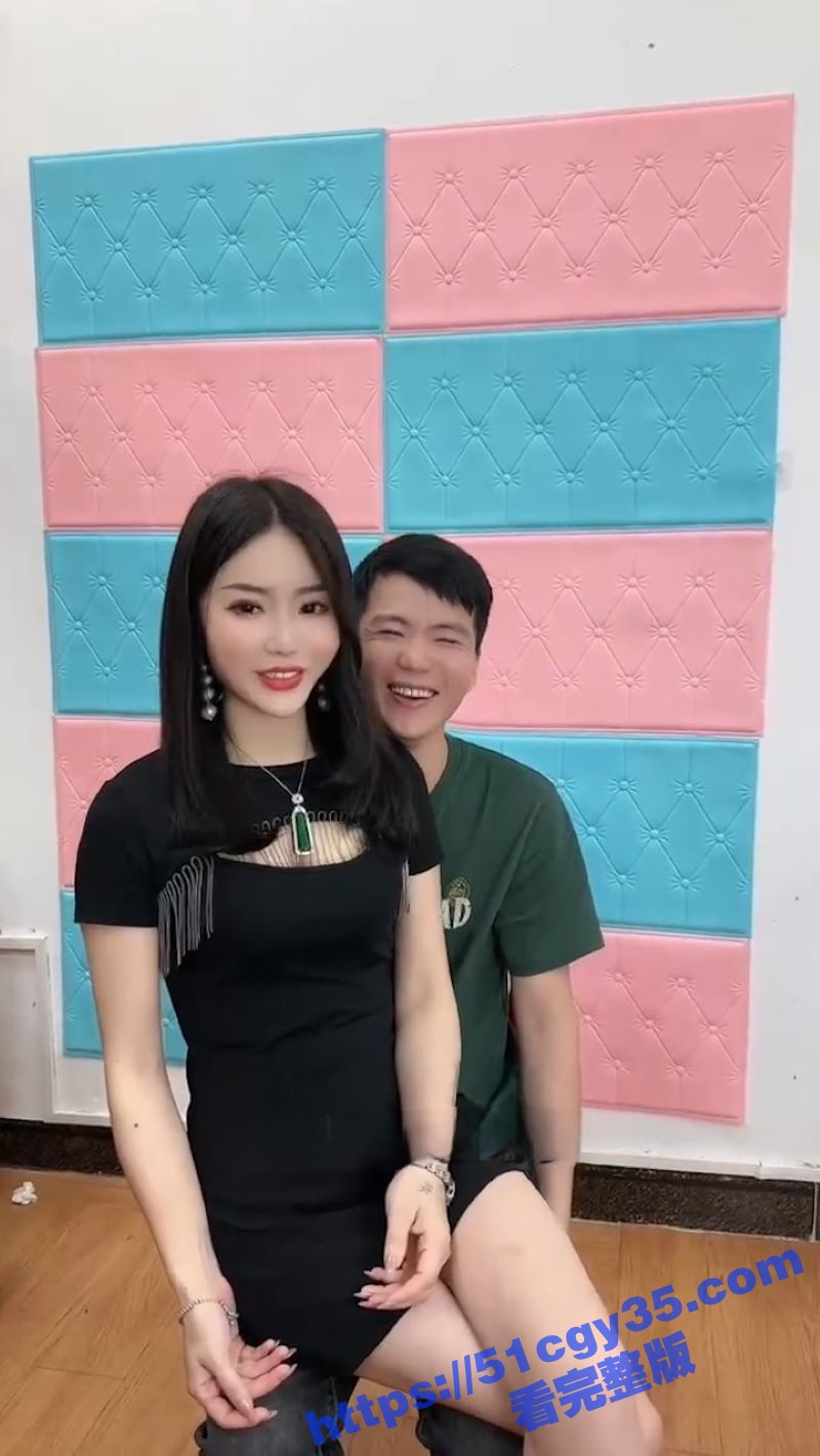 重温经典1987烧烤店老板娘红板凳做爱 3