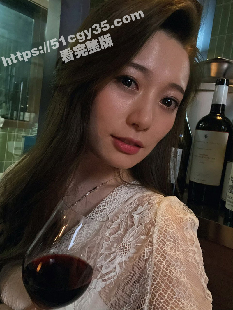 江苏银行少妇 萧红 拍摄大尺度视频给领导