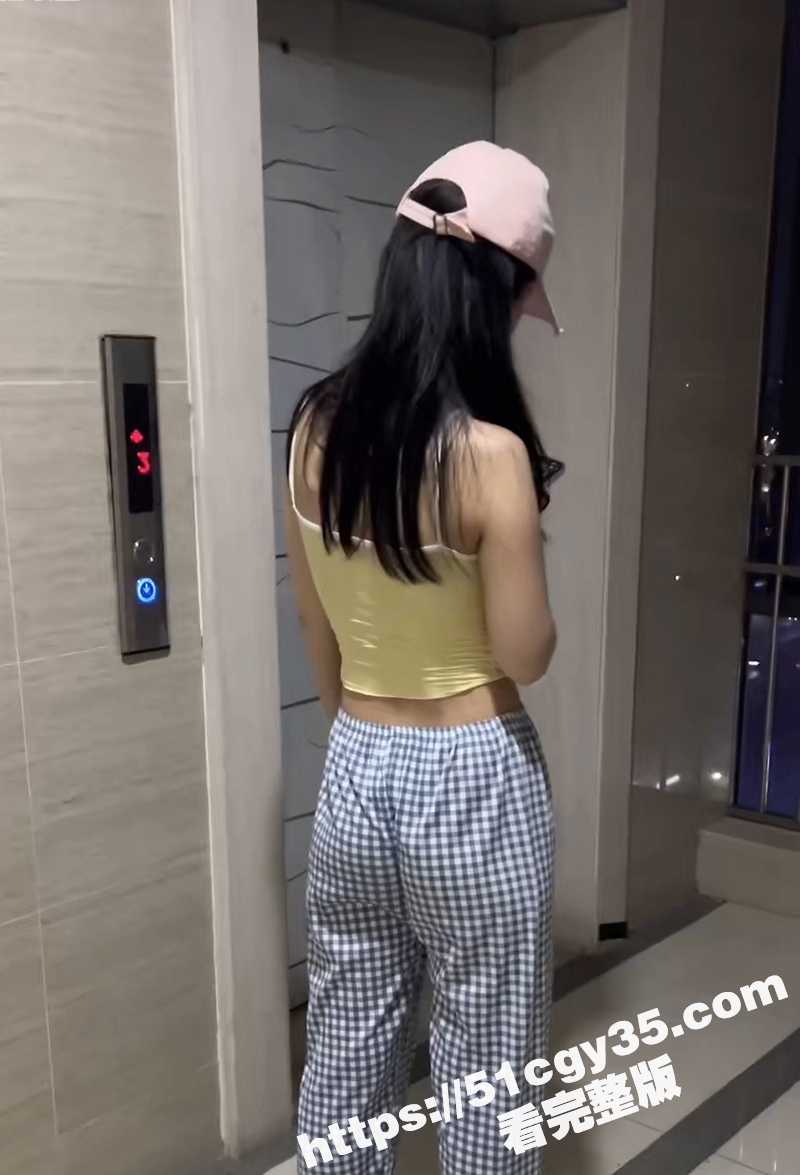 空姐原味内衣打手枪视频 3