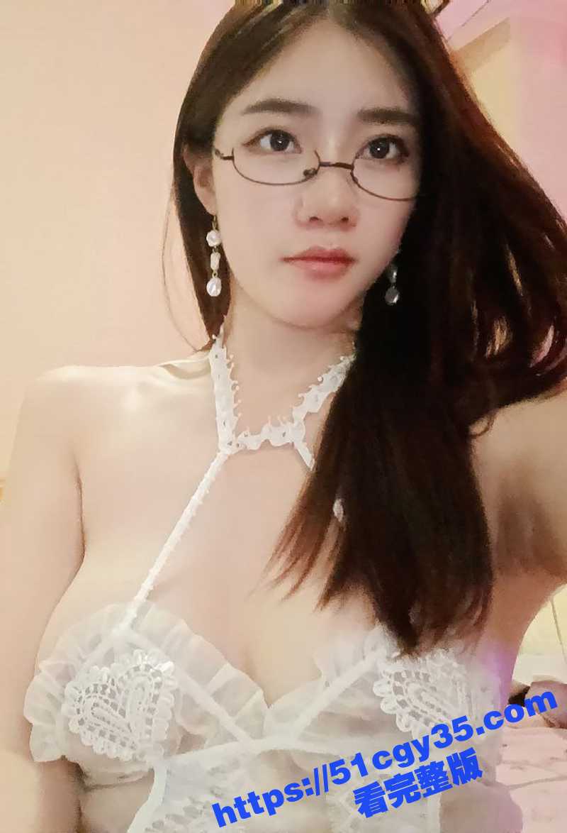 成都性感机车网红性爱视频流出 大奶尤物卖逼捞金 玩跳蛋自慰 被金主花式无套爆操！