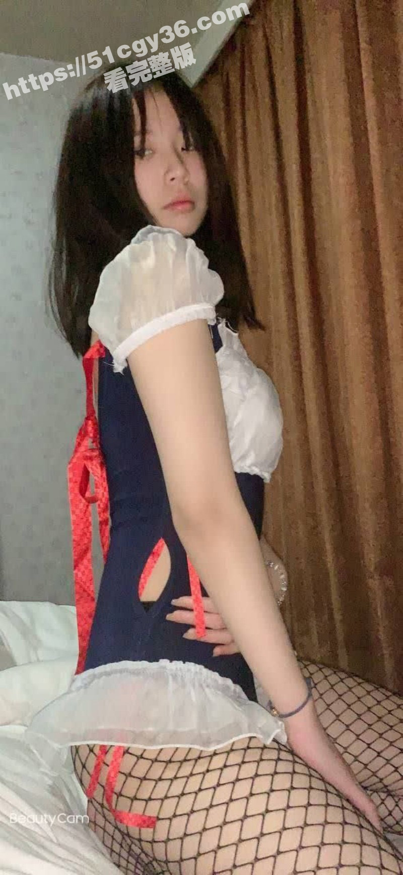 安徽阜阳师大 张雪倩 与金主裸聊后将其成功色诱 女仆装口舌侍奉 爽到金主连连称赞！