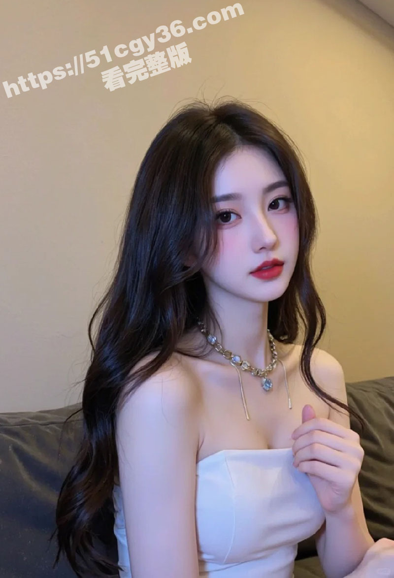 性瘾女大学生淫乱合集视频流出 海边露出做爱 穿黑丝性爱调教 被各种无套狂操 内容超淫劲爆！