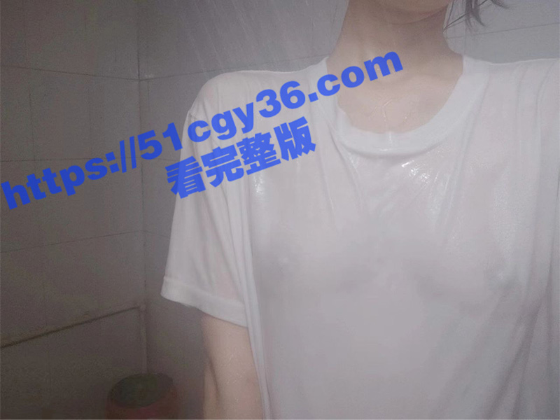 广西 福利姬 龙麒雨 洗澡脱衣搔首弄姿勾引金主 拷贝 4