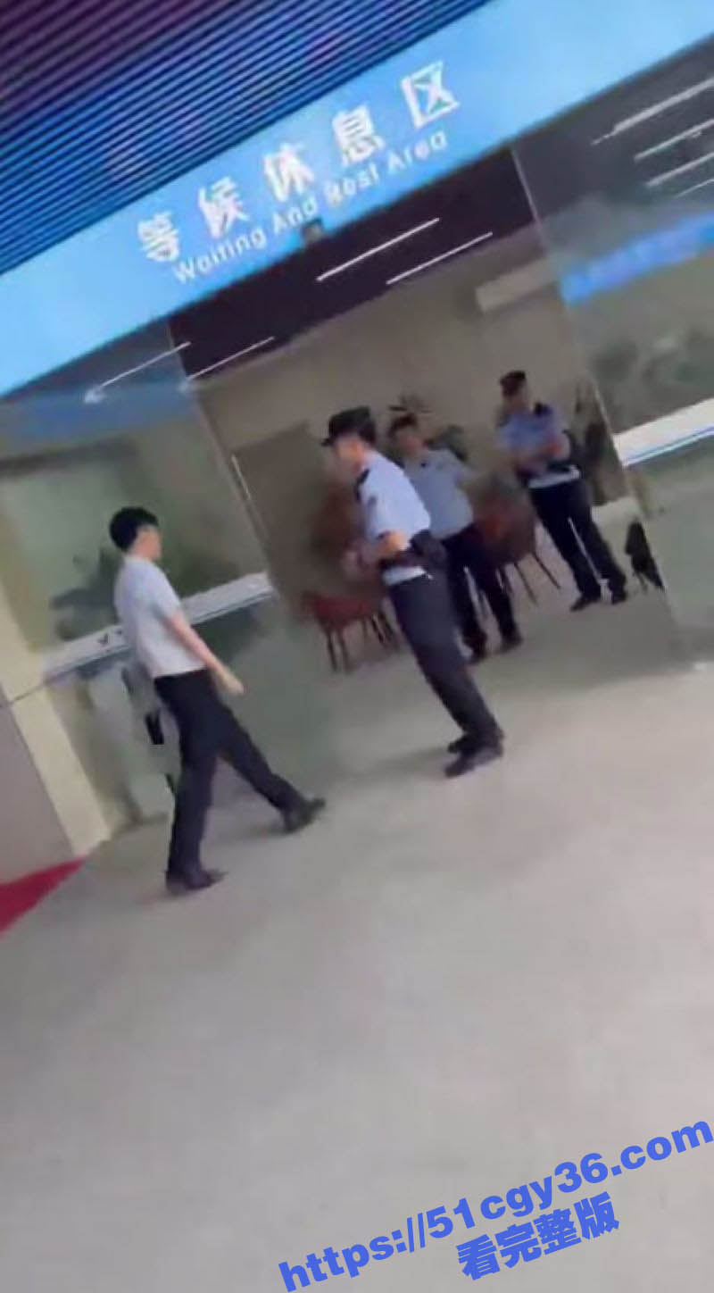 广东东源行政服务中心领导刘伟途跟邱姓女下属车震 7