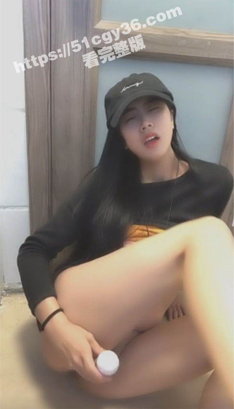 5位高颜值小仙女1V1裸聊福利合集 各种大尺度自慰诱惑撩人 言语挑逗感官到极致 别人花钱的瓜友们免费看！