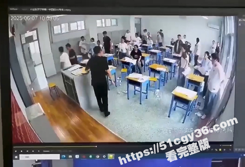 高考考生发狂撕试卷视频流出 6 拷贝