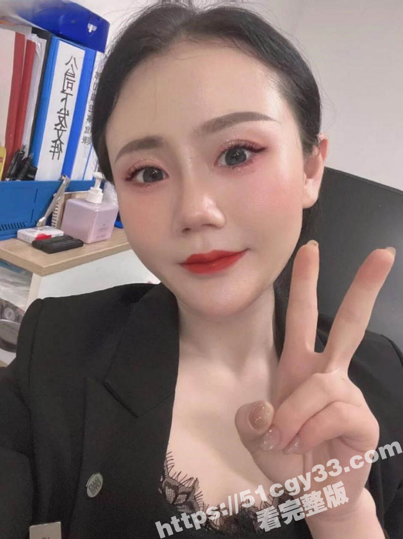 广安人妻张雅慧揉奶露逼视频 2