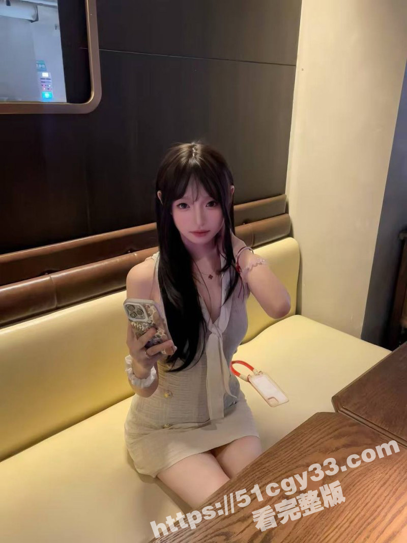贵州铜仁坐台小妹赵欣琪厕所自慰失禁潮吹02